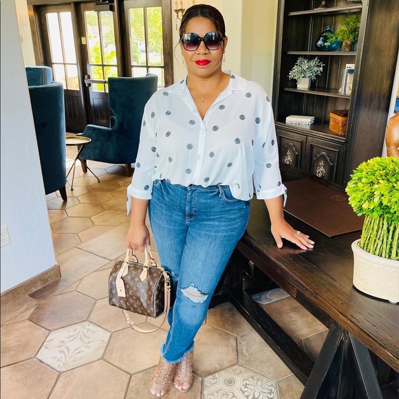 Meet your Posher, Venetia ❤️ - Picture 2 of 12